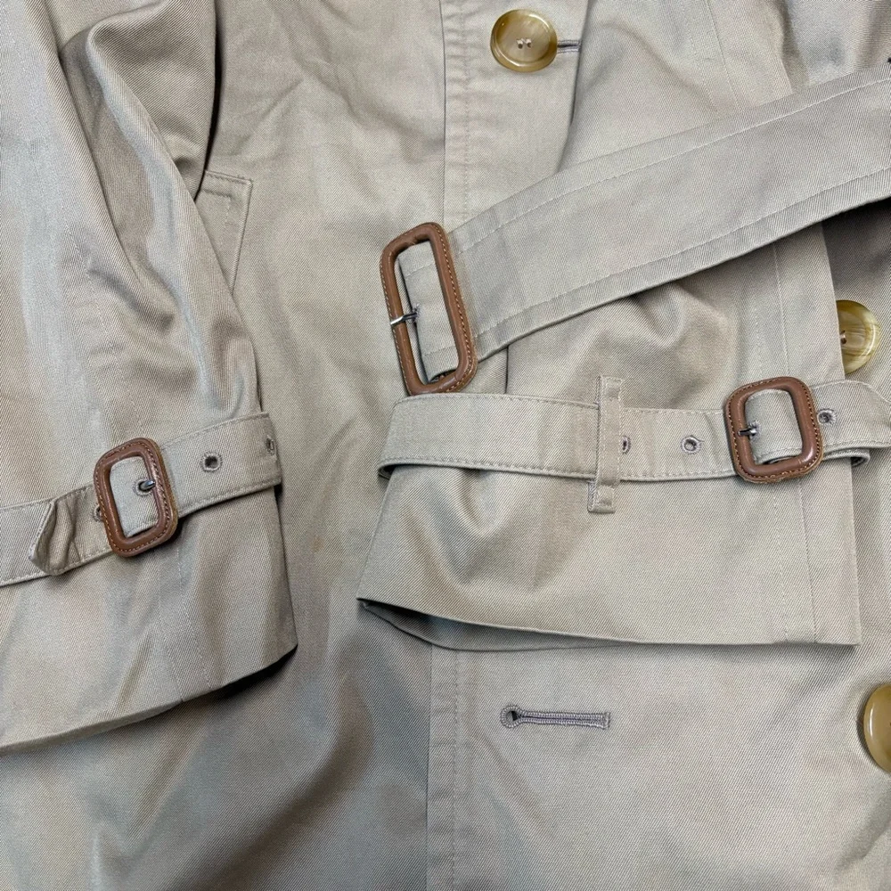 Burberry trench coat. - Picture 10 of 16